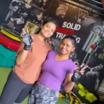 Shalu Shammu Instagram - Something New To Try with my partner @krithi_i 🥰 Trainer : @warrior__visu Location : @solidfitness07 #shalushamu #hemakrithi #warriorvisu #solidfitness #workoutmotivation #partnerworkout SolidFitness Purasaiwakkam