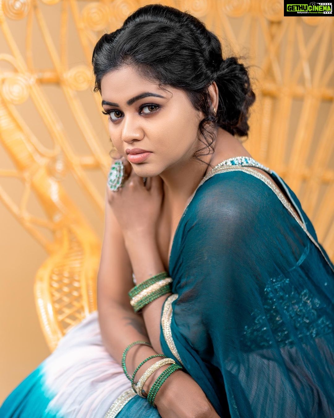 Shalu Shammu Instagram - “The most important thing you’ll ever wear is your attitude.” Shoot Curator & Stylist : @nirmala__fashion_stylist On Lens : @6framessphotography Wearing : @lithas_rentals Jewels : @chennai_jazz Dolled up : @valarmathy692 #shalushamu #shalushamuvlogs #traditional #photography #poser #influencer #actor #attitude
