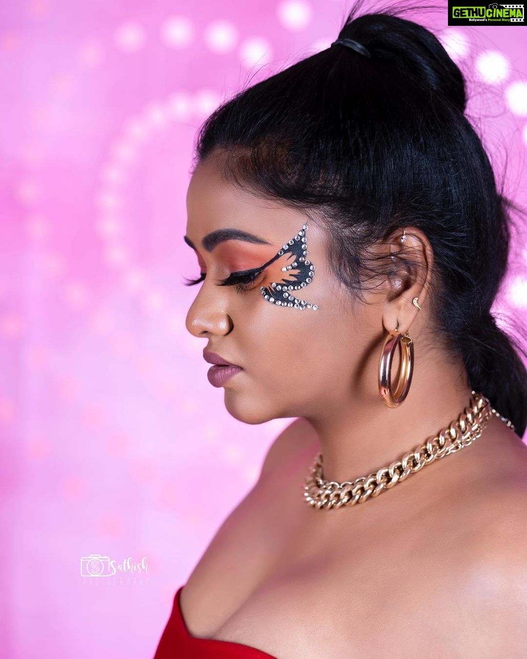 Shalu Shammu Instagram - Be the Art …!!!! On Lens : @sathish_photography49 Dolled Up : @vinotha_makeupartist Wearing : @aks_le_couturier Stylist : @jansiranilakshmibai #shalushamu #shalushamuvlogs #happyvalentinesday #valentines #special #highfashion #concept #shoot #longhair #browngirl #♥️ Love Land