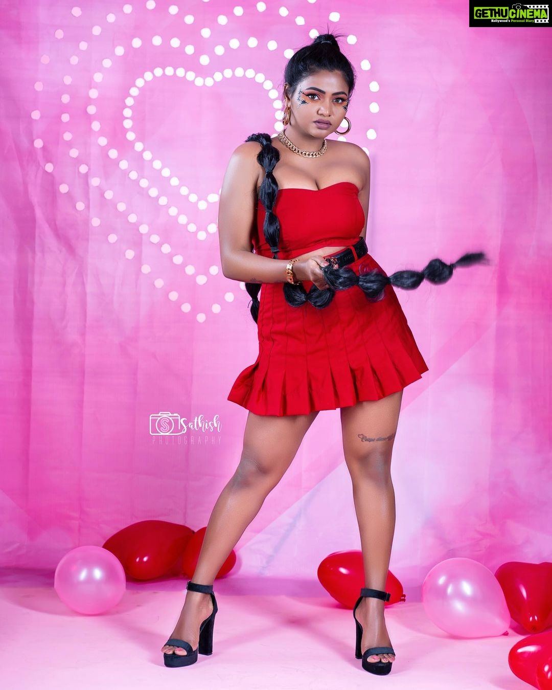 Shalu Shammu Instagram - Red Is My Colour Palette 💋♥️ On Lens : @sathish_photography49 Dolled Up : @vinotha_makeupartist Wearing : @aks_le_couturier Stylist : @jansiranilakshmibai #shalushamu #shalushamuvlogs #happyvalentinesday #valentines #special #highfashion #concept #shoot #longhair #browngirl #♥️ Love Land