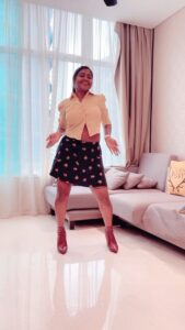 Shalu Shammu Instagram - Na Kakinada Katta 🤪 Yes or No !?!? VC : @shana_bridal #shalushamu #shalushamuvlogs #malaysia #kualalumpur #klcc #skysuites #kakinada #katta #chennaiponnu #reelitfeelit #trending #songs