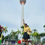 Shalu Shammu Instagram - KLCC TOWERS 🗼 PC : @ashifash0 #shalushamu #shalushamuvlogs #malaysia #kualalumpur #klcc #tower #poser #travelphotography #happyme #♥ KL Tower 421m