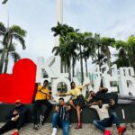 Shalu Shammu Instagram - Themma Themma With Friends In Kuala Lumpur Malaysia 😍 Frnz : @azrulrahman_ofl @shalushamu @callsaikiran @attu_paiya_selva @ashifash0 @tastewithibrahim #kualalumpur #malaysia #trip #enjoywithfriends #fun #dancevideo #thimma #klcc #tower #shalushamu