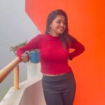 Shalu Shammu Instagram - Love Yourself ❣️ #shalushamu #shalushamuvlogs #kodaikanal #diaries #mist #nature #beauty #♥️