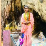 Shalu Shammu Instagram - A Blessing is a Blessing 🤷‍♀️ a lot of beautiful memories created there….. Spl Tnx to MK, Vijayan Sir & Karumbu Anna for helping me there ♥️. Wearing : @aks_le_couturier #shalushamu #shalushamuvlogs #malaysia #kualalumpur #batucaves #murugan #temple #thaipusam #special #tamilfestival Batu Caves Murugan Temple Malaysia