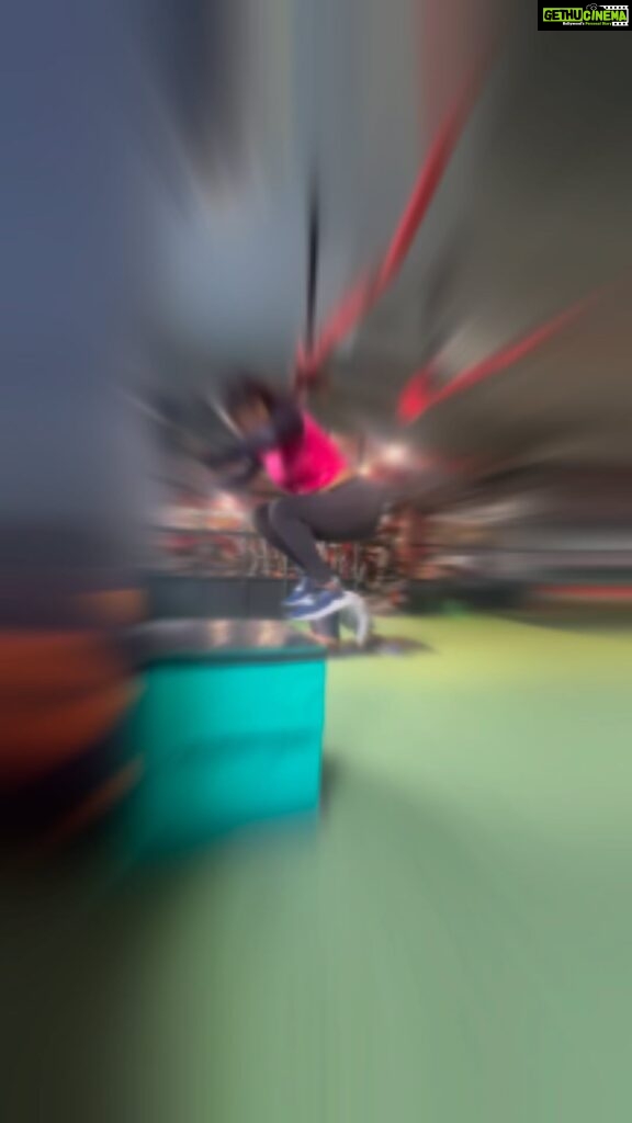 Shalu Shammu Instagram - Flying 😍 Trainer : @warrior__visu Location : @solidfitness07 #shalushamu #shalushamuvlogs #jumpingsquats #fire #workouts #solidfitness #gymmotivation #bossbabe SolidFitness Purasaiwakkam