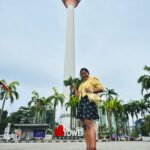 Shalu Shammu Instagram - KLCC TOWERS 🗼 PC : @ashifash0 #shalushamu #shalushamuvlogs #malaysia #kualalumpur #klcc #tower #poser #travelphotography #happyme #♥ KL Tower 421m