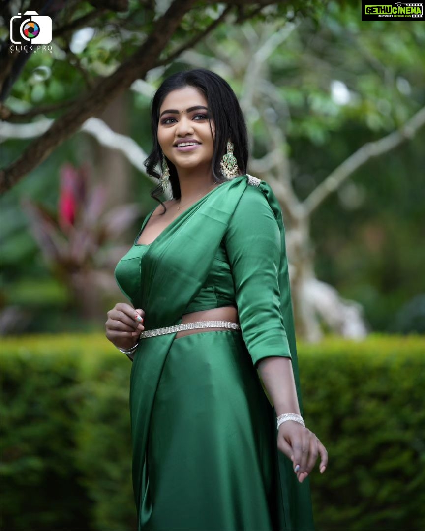 Shalu Shammu Instagram - +60102875507 DM for 📸Wedding Packages Inquiry 🎥Capture Your Best Beautiful Moment With Us. "Capturing love stories one click at a time. 📸 #MalaysianWeddings" Mua: @shana_bridal In frame: @shalushamu #makeover #makeup #makeupartist #beauty #mua #bridalmakeup #makeuptutorial #beforeandafter #wedding #hair #fashion #wardah #skincare #bride #transformation #makeuplooks #love #photography #emina #makeupwisuda #hairstyle #haircut #makeuplover #cosmetics #weddingmakeup #skincareroutine #makeupwedding #shanabridal Kuala Lumpur, Malaysia