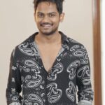 Shanmukh Jaswanth Kandregula Instagram - @neethoapp join avvadaniki moodu reasons: 1. Designed exclusively for nijamaina premani vethukuthunna Telugu singles. 2. Notes feature = modern-day prema lekha = ❤️. 3. Nenu try cheyyamantunna ga! So go, try it. �🙂� #neethoapp #neethodatingapp #telugusingles #datingapp