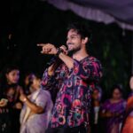 Shanmukh Jaswanth Kandregula Instagram - Since last few months i have realised and learnt that NANNU SUPPORT CHESEVALU >>>> My best friends ❤️‍🩹 Thank you St Joseph college for women(Andham:p) STUDENT EPISODE 5, 17th Oct muuuuuzik! ❤️ #shannu #collegefest Visakhapatnam