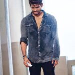 Shanmukh Jaswanth Kandregula Instagram - STUDENT 4 Chusi ela undo chepandi 🙂❤️ #shannu #student