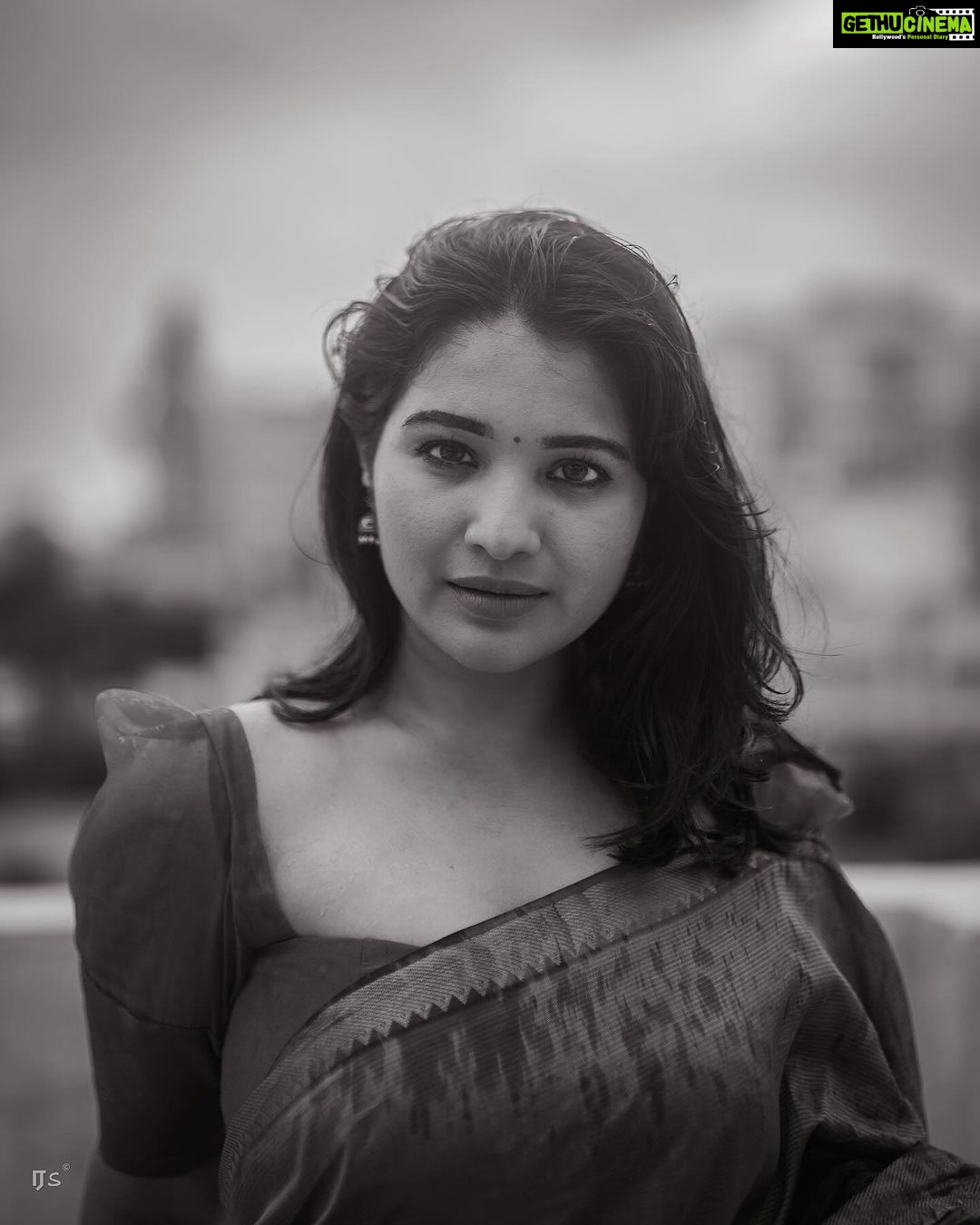 Sharanya Turadi Instagram - Monochrome Monsoon ft. @sharanyaturadi_official Shot on the @lumixindia S1H with the 50mm f1.4 S Pro lens. #lumixindia #shotonlumix #sigmaphotoindia #shotonlumix #shotonlumix #lumixindia #shotonlumixs1h #madras #tamilnadu #chennai #monochrome #monsoon #madras #chennai #lumixindia #lumixmentor #lumixmentorindia #noir @lumix @lumixindia @lumixtamilnadu @prabhu_panasonic @raghu_gowda_ @pradyutm @thulasi6415 @lumixsouth @lumix_trainer_hitesh @hardeep_sarna @bindassladka Chennai, India