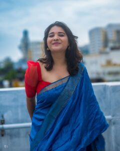 Sharanya Turadi Instagram - Recent crush Kanna 😍🤌

Blouse @askcouture.7 ❤️
@style_with_abi just loved the way how you colour blocked this saree with a passionate red kanmani, and I wonder how you got my body fitting so right at the first try itself ❤️‍🔥

#vinayagarchathurthi #doneright #saree #sharanyaturadi
