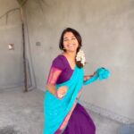 Sharanya Turadi Instagram – Cringe alert 🚨😂
Stretching my way out post pongal overdose 😬🐒

Half saree @ivalinmabia