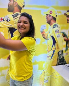 Sharanya Turadi Instagram - First times are always special and this one is super special to me! 
And the reason is THALA DHONI🔥
Watte mass moment it was to witness the man himself walking in with his bat onto the pitch and smash two sixes😍

Watching the match at the stadium with all the roaring at the Anbuden is truly an unrivaled experience 🦁💛

Match thotutom, but Thalaya paatachu, enakithu pothum 🙈😍

#csk #dhoniforever #thaladhoni