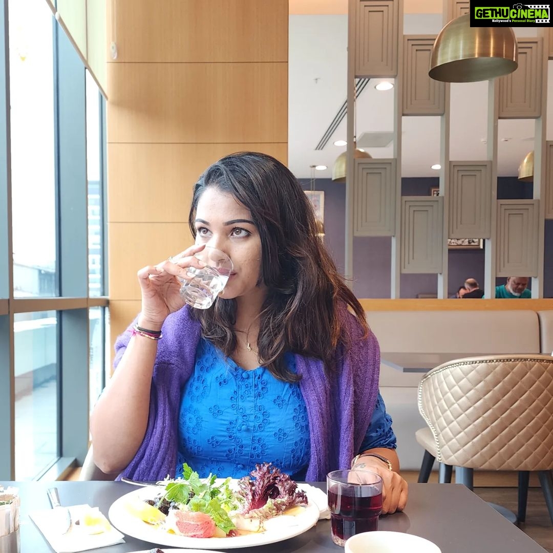 Sharanya Turadi Instagram - Just a gentle reminder to drink more water 💧 🤗 #stayhydrated