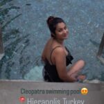 Sharanya Turadi Instagram - *Egyptian beauty, Cleopatra pool😍Varalaru mukkiyam 😁🏊‍♀️ Save it now and Thank me 👋🏊‍♀️ Perfect host @gtholidays.in 📍Hierapolis,Turkiye #cleopatrapool #swim #travelwithst #gtholidays Hierápolis-Pamukkale