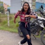 Sharanya Turadi Instagram - All you need is a good mood and no judgements 🐒😄 Thank you insta guys for bringing this peppy tune back to trend, the 90’s gen love you for this🫶 #PrimeReels #porapokulaorureel #chiyaan