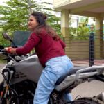 Sharanya Turadi Instagram - Short girl problems 😂😂 First oru heels vanganum 👢 #ridingstory #girlbiker #shortgirlproblems #vadiveluforlife