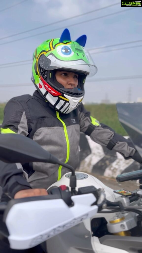 Sharanya Turadi Instagram - Stronger by the hour ❤️‍🔥💪 Practising everyday to prep for the long haul ! Suggestions for my first ride’s destination are most appreciated in the comments ! 🤩 #Riding #bmw #bmwgs #travel #mthelmets #barkbusters Chennai, India