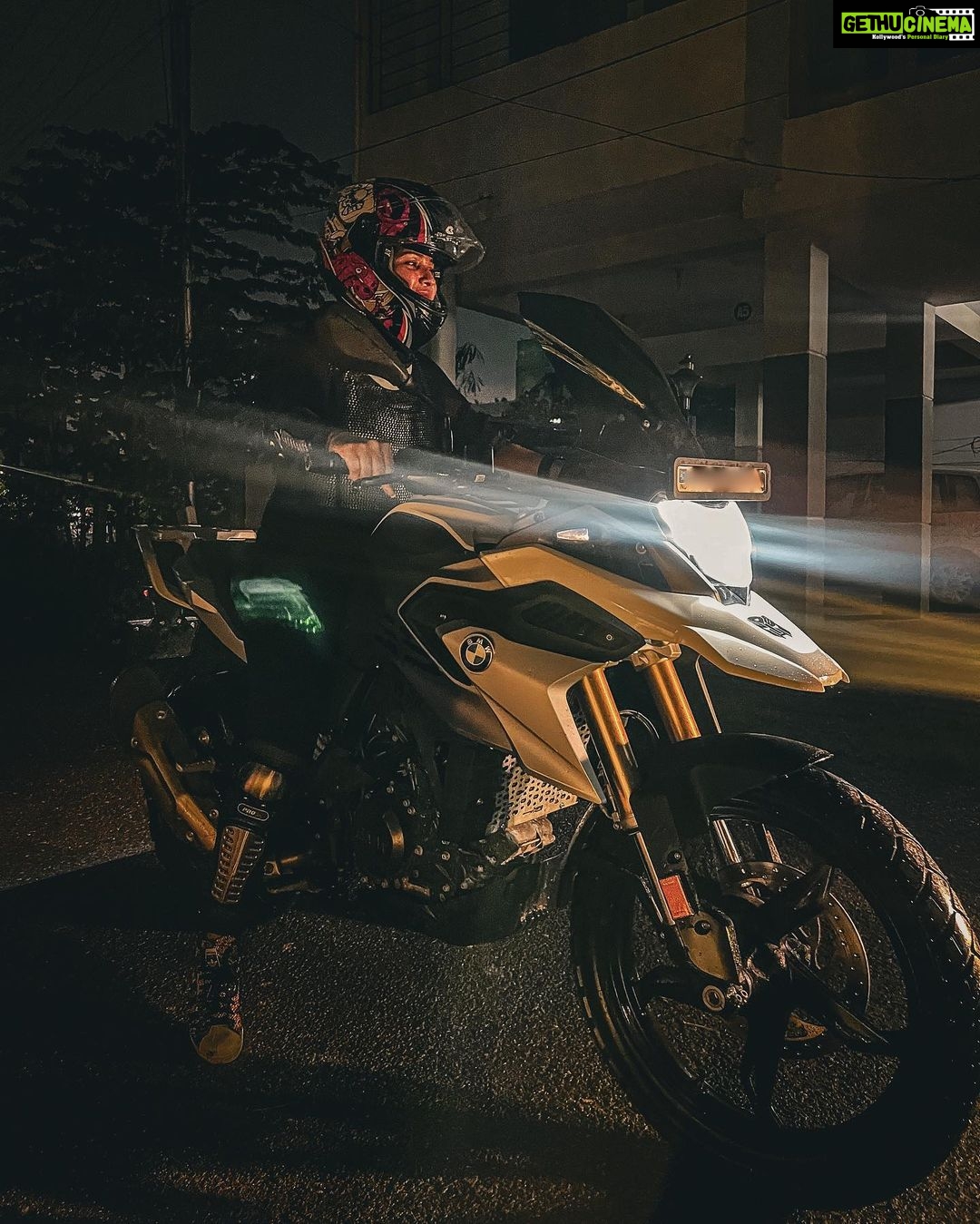 Sharanya Turadi Instagram - Meet my baby dragon 🐉❤️🔥 My very first Bike! 🥹 Brought him home in middle of a heavy rain. ⛈️ Ini enkooda veyilayum mazhailayum ivanthaan ❤️ Excited and thrilled 😍 #newbike #biking #bmw #bmwgs (Sorry I had to delete the last night post as I accidentally let the number plate out without masking 🙈)