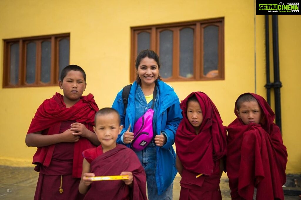 Sharanya Turadi Instagram - “Have stories to tell not stuff to show “ 🌏 #travelwithkanmani #himachalpradesh #spiti Dhankar Monastery