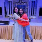 Sharanya Turadi Instagram - Puppyyyyyy @sharanyaturadi_official ❤️ look at our faces, how happy we are 🥰 after very long time pics together 🥳 10+ years and counting ✌🏼