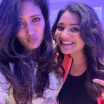 Sharanya Turadi Instagram - Puppyyyyyy @sharanyaturadi_official ❤️ look at our faces, how happy we are 🥰 after very long time pics together 🥳 10+ years and counting ✌🏼