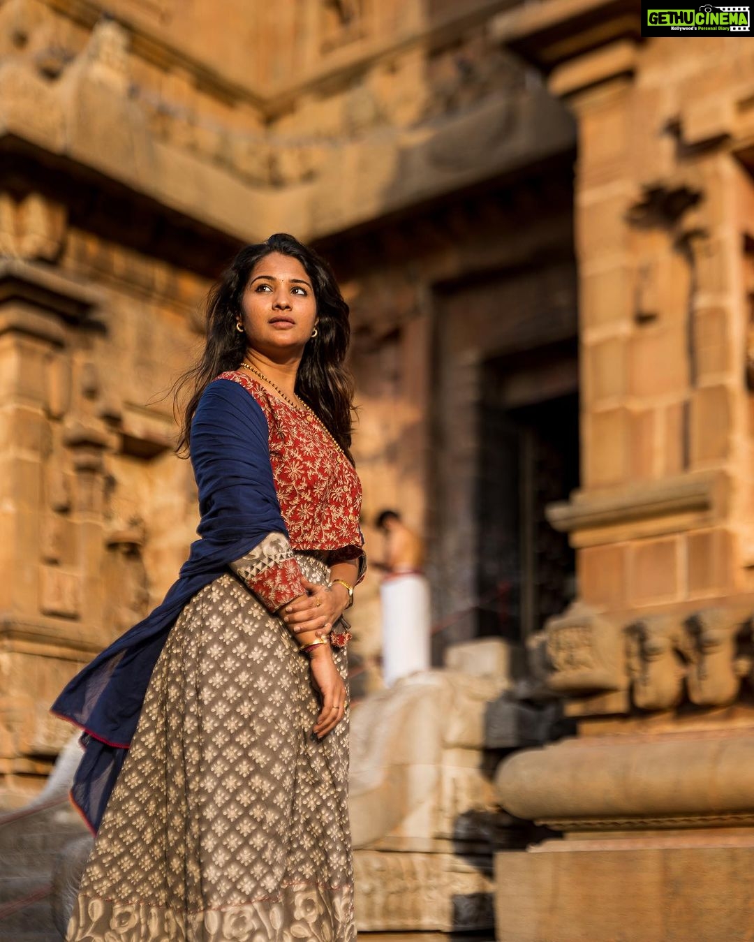 Sharanya Turadi Instagram - ஓ வசந்தராஜா ❤️🔥🤌 தஞ்சை