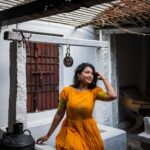 Sharanya Turadi Instagram - இந்நேரம் 🌼💛 Outfit @ivalinmabia Shot by @rahul__sudharshan Kanchipuram, Tamil Nadu