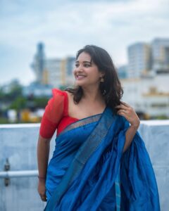 Sharanya Turadi Instagram - Recent crush Kanna 😍🤌

Blouse @askcouture.7 ❤️
@style_with_abi just loved the way how you colour blocked this saree with a passionate red kanmani, and I wonder how you got my body fitting so right at the first try itself ❤️‍🔥

#vinayagarchathurthi #doneright #saree #sharanyaturadi