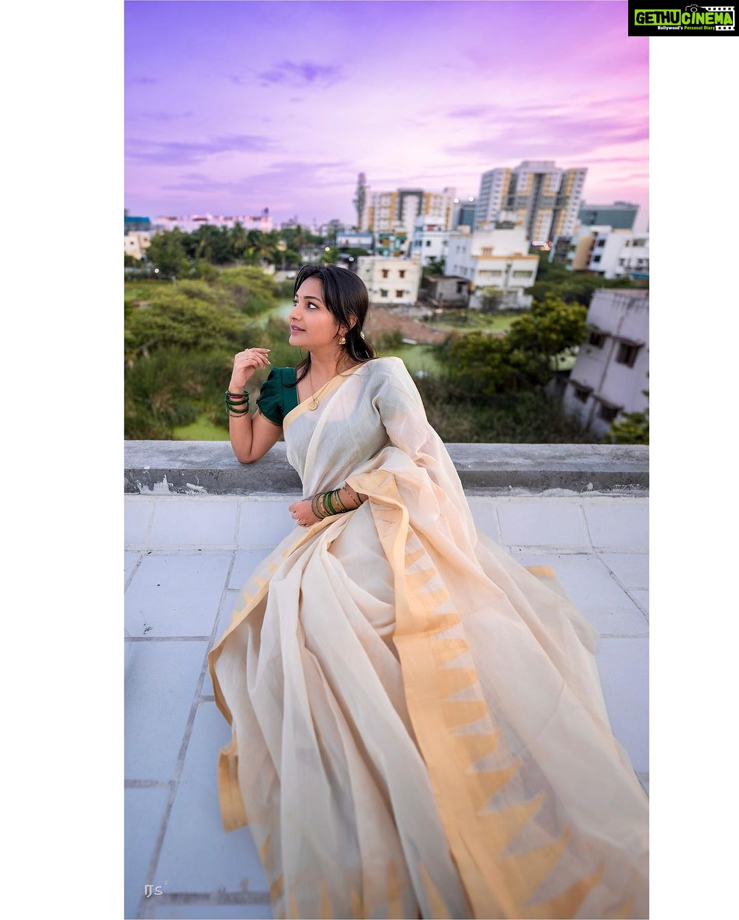 Sharanya Turadi Instagram - Motta maadi thoughts 💭 🪷