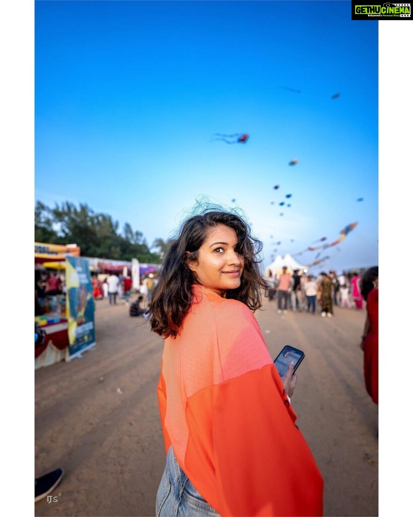 Sharanya Turadi Instagram - Sharanya X Tamil Nadu Kite Festival 2023. Street portraiture with the @sigmaphotoindia 14mm f1.4 DG DN Art paired with the @lumixindia @lumix S1H. Pushing beyond boundaries with equipment that was built with a purpose is super challenging and the results are just mind blowing. It pushed me to be a better photographer, I mean I could’ve simply gotten away by just presenting the usual case of astro photography, architecture and landscape, but if I was investing in a lens like this that can be so much more and deliver a unique perspective for my genre, I’m going to test its limits. This lens is tack sharp and the autofocus motors work really well with the contrast based AF system on the S1H. Though it’s on the heavier side, it gives substantial confidence to balance and compose your shot. The super wide FOV implies that I get more time with the subject in my frame for street as it takes longer for a subject to leave the frame and I found this to be super useful to get my shots in place. The colours, micro contrast and overall build quality is just simply outstanding with the lens. Thank you @sharanyaturadi_official for this ! 😁 #shotonlumix #lumixindia #shotonlumixs1h #madras #kitefestival #tamilnadu #chennai #shotonlumix #sigmaphotoindia #madras #chennai #lumixindia #lumixmentor #lumixmentorindia #noir incredibleindia @lumix @lumixindia @lumixtamilnadu @prabhu_panasonic @raghu_gowda_ @pradyutm @thulasi6415 @lumixsouth @lumix_trainer_hitesh @hardeep_sarna @bindassladka @natgeotravel @voyaged @discovertamilnadu #tamilnadu #tamilnadutourism @natgeotravel @natgeoyourshot #yourshotphotographer @nofilterbyindigo #nofilterbyindigo #sigmaphotoindia #sigmaphoto @tntourismoffcl Chennai, India