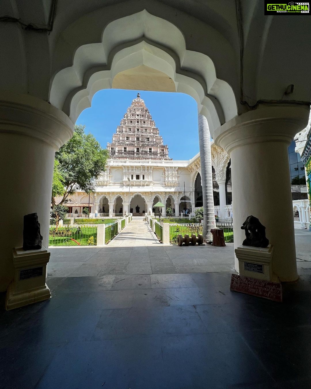 Sharanya Turadi Instagram - Frames of Thanjavur ❤️ 1. The colourful darbar of King Sarabhoji 2. The super cute elephant, ‘Mangalam’ from Kumbeshwarar temple, kumbakonam 3. The artistic view of Tanjavur palace 4. The famous filter coffee of Mangalambikai mess 5. My lifeline gang 6. The brass statue of Shiva and Parvathy from Chola period 7. The relaxing view of Tanjavuru mannu just before summer rains 8. This beautiful dome standing alone I found at Adikumbeshwarar temple with intricate colours painted inside 9. Me trying hard not to laugh while my whole gang is standing at the other side of the camera 😝 #kumbakonam #thanjavur #templesofsouthindia #mangalambikamess #thanjavurpalace #summerrains #historyisbeautiful Thanjur