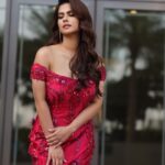 Sharmiela Mandre Instagram - Imma keep you cravin 🎶 . . . Photo : @anoop.devaraj Hair : @danihairstylist1 Make up : @prashna.y Gown: @darsarahighfashion Editor : @puneeth_editor_. Palazzo Versace Dubai