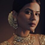 Sharmiela Mandre Instagram - Shot by: @divinephotography.in Styled by: @trishadjani Jewellery: @suranajewellery Outfit: @abhinavmishra_ Make up: @makeupbyabhilasha Hair: @harshasingh512