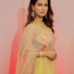 Sharmiela Mandre Instagram - Desi vibes 🌸 . . . . . Photographer: @sk_paparazzo_bangalore Jewellery : @creativegemsandjewels Make up & Hair : @glossnglass.bridalstudio Styled by : @zoha.kabir
