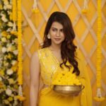 Sharmiela Mandre Instagram - पीला . . . . . Photography: @divinephotography.in Saree: @samyakksarees Nails: @thenailcoindia Jewellery : @ruhani.label