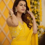 Sharmiela Mandre Instagram - पीला . . . . . Photography: @divinephotography.in Saree: @samyakksarees Nails: @thenailcoindia Jewellery : @ruhani.label