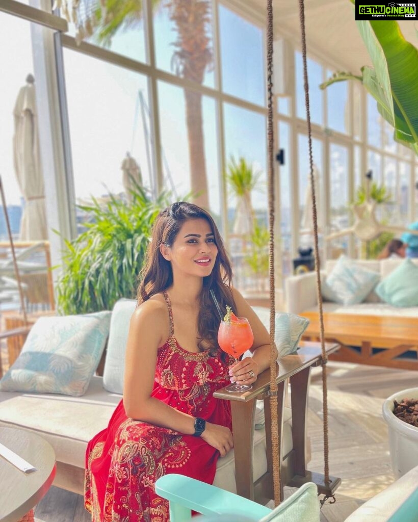 Sharmiela Mandre Instagram - Sunday = A refreshing drink + kaftan dress + great company + a Dubai seaside view