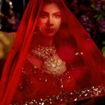 Sharmiela Mandre Instagram - Here is to new beginnings and beautiful lehengas ❤️ घूँघट Outfit: @asthanarangofficial Photo: @rishan.pithwa MUA: @meeramua Assisted by : @zakharia_makeup Jewellery: @maalalondon