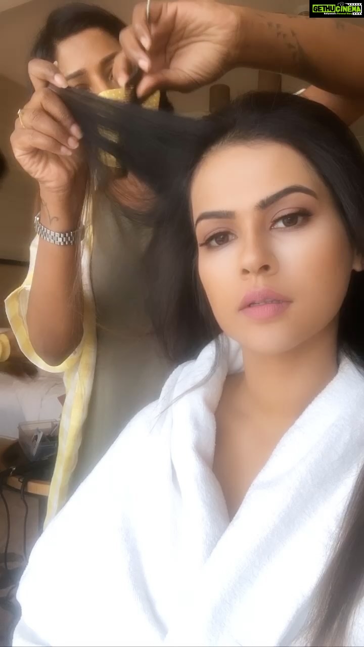 Sharmiela Mandre Instagram - Throwback to when shoots were an everyday thing 📸 Photographer : @e_p_i_c_s MUA: @makeup_by_preeya Assistant : Naveen Location courtesy : @shangrilablr