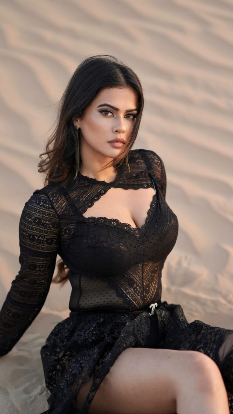 Sharmiela Mandre Instagram - The first of many shoots in a desert 🏜️ 🐪 . . . . 🎥 @vineethphotos 💄 @vanz_creative 👗 @eschelfashion #dubai #bengaluru #india #dubai #travel #desert Dubai Desert