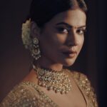 Sharmiela Mandre Instagram - Shot by: @divinephotography.in Styled by: @trishadjani Jewellery: @suranajewellery Outfit: @abhinavmishra_ Make up: @makeupbyabhilasha Hair: @harshasingh512