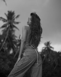 Shaun Romy Instagram - Secret beach in Mirrisa 🦋✨ @goyamodels @zuzanastankova.studio