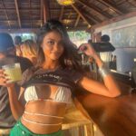 Shaun Romy Instagram – Cómo Me Quieres? 
Con todo el mundo! 💋😍 Goa