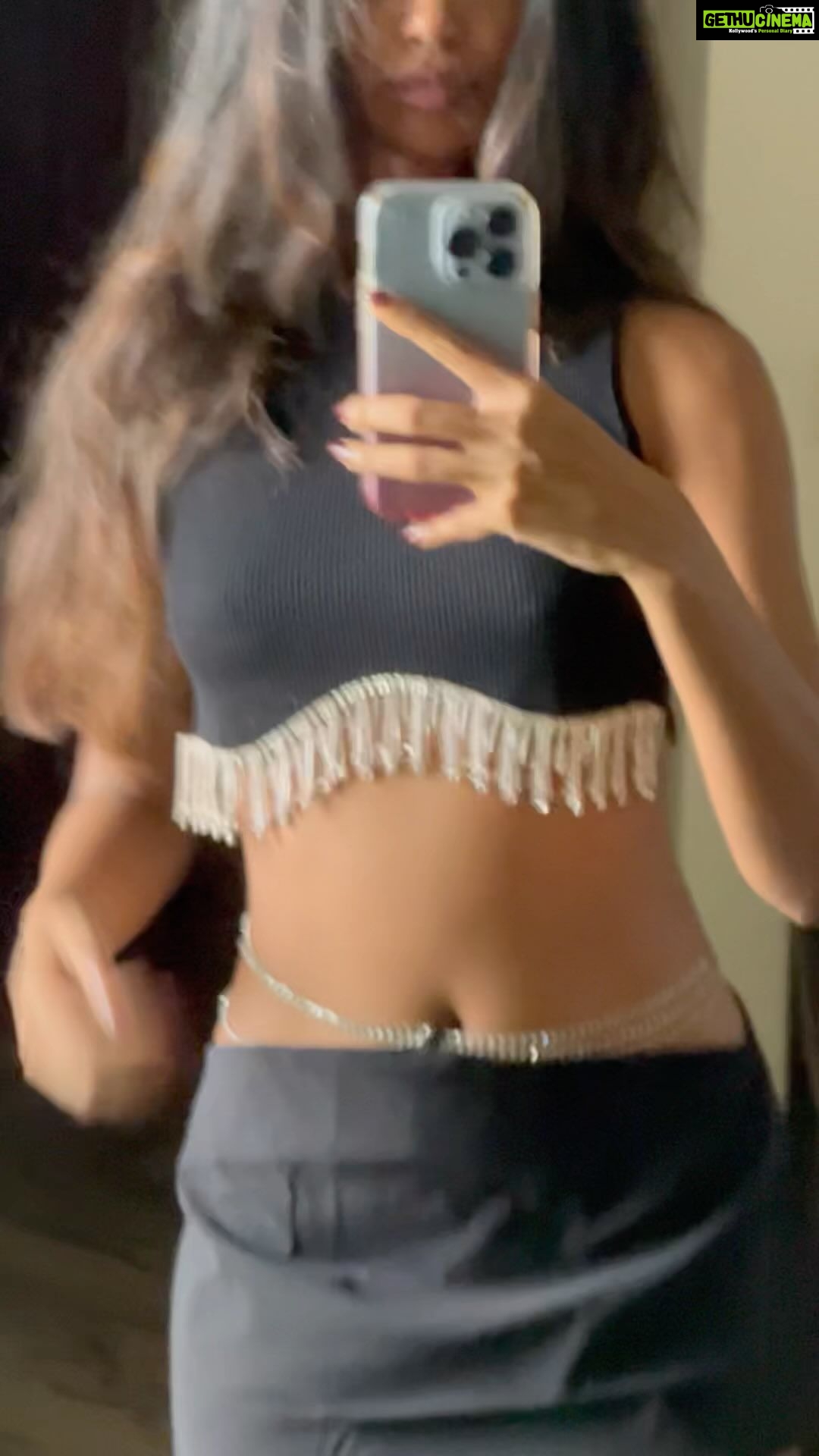 Shaun Romy Instagram - party girl outfit for 2022! Iām ready šÆāāļøšš