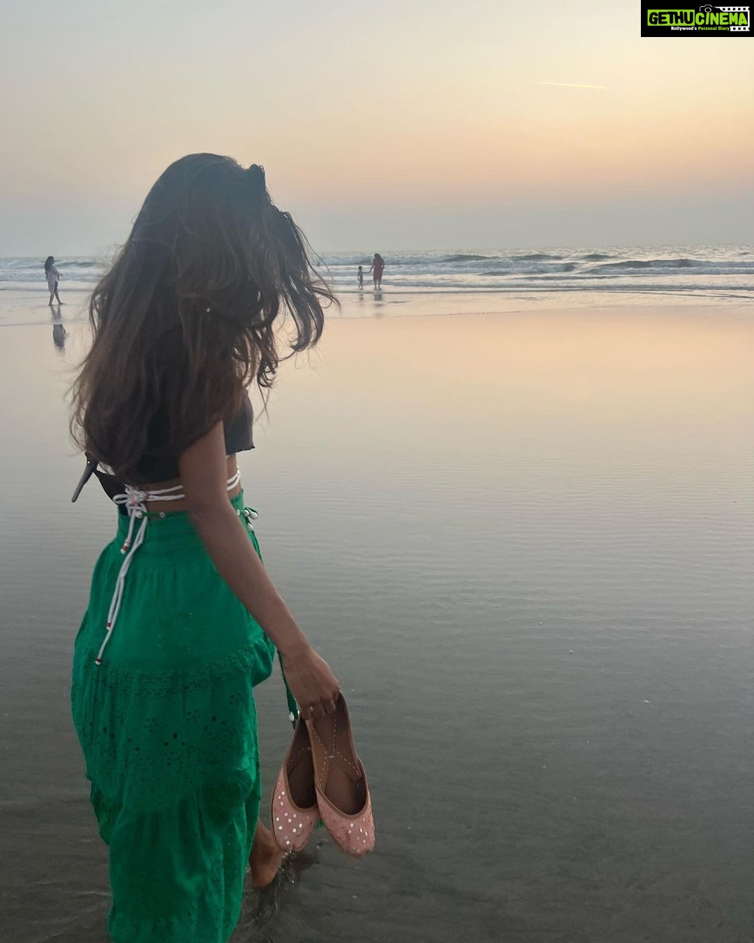 Shaun Romy Instagram - C贸mo Me Quieres? Con todo el mundo! 馃拫馃槏 Goa