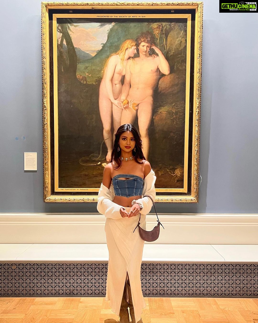 Shaun Romy Instagram - Dublin City in the summer 👄 @anekhaajith National Gallery of Ireland