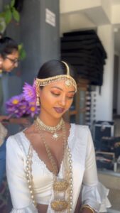 Shaun Romy Instagram - Felt cute in this Sri Lankan outfit by @malki_bridal_and_beauty 😻🤗 at @the_theva_residency